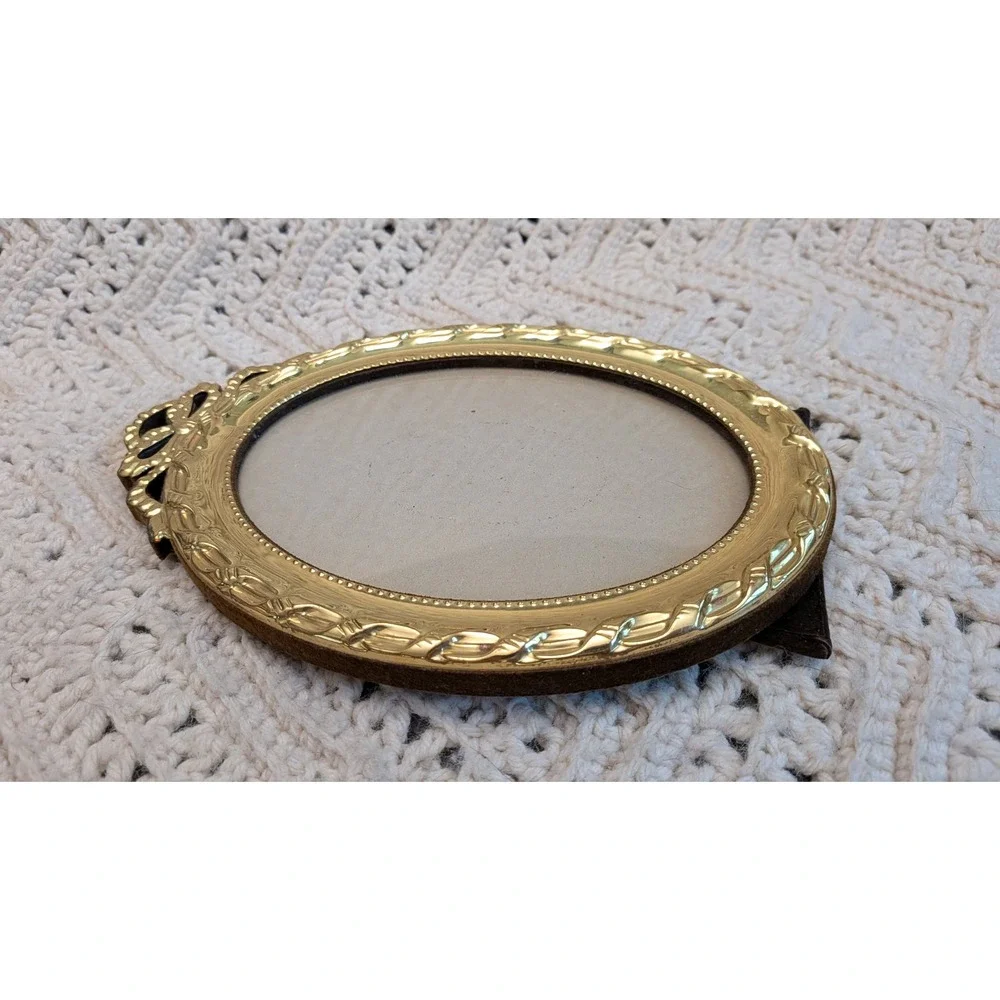 Vintage Gold Tone Oval Picture Frame Bow Topper Laurel Wreath 5x7 Tabletop Wall